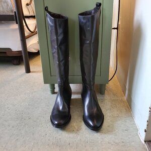 Boots in genuine leather